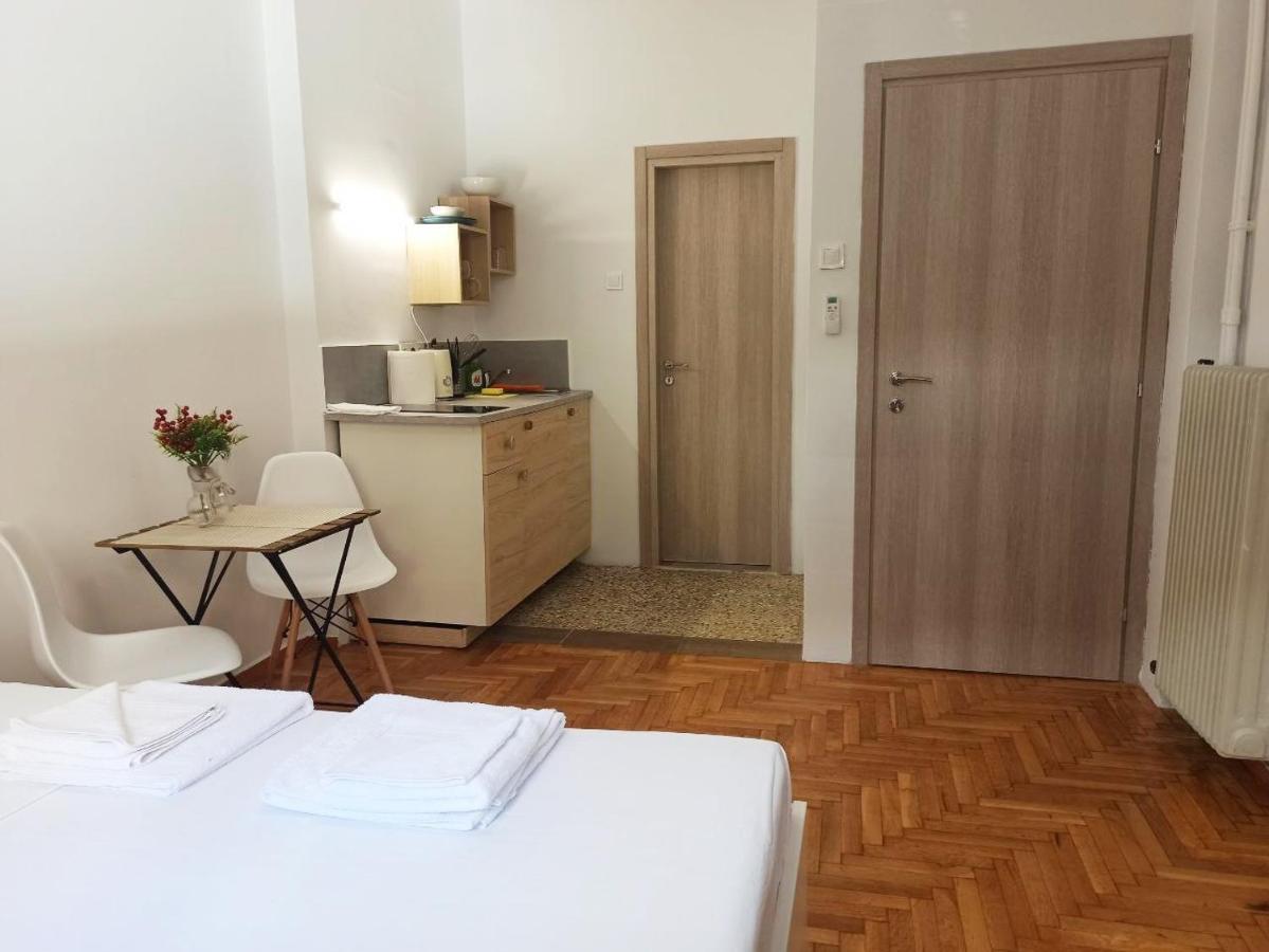 Rustic Studio Apartment Athena Bagian luar foto